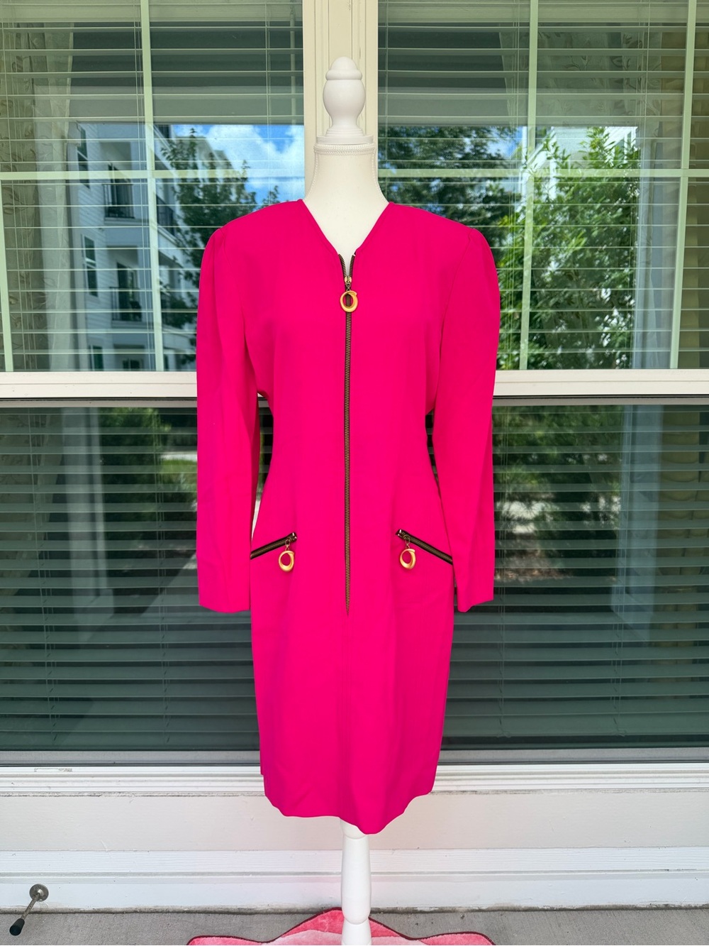 70s 80s Vibrant Hot Pink Long Sleeve Zip-Front Dress with Gold Rings